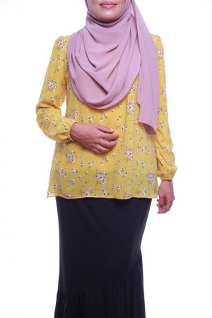 attiremadness | woman | blouse | floral | bunga
