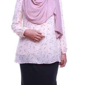 attiremadness | woman | blouse | floral | bunga