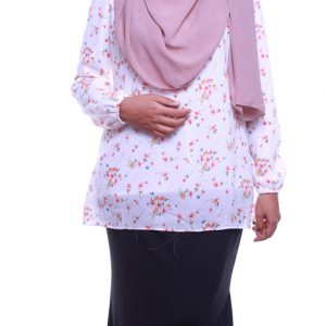 attiremadness | woman | blouse | floral | bunga
