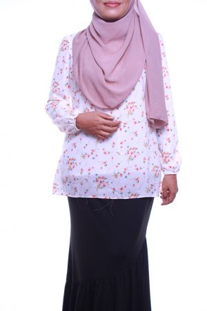 attiremadness | woman | blouse | floral | bunga