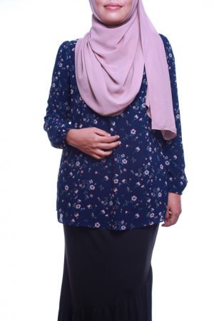 attiremadness | woman | blouse | floral | bunga
