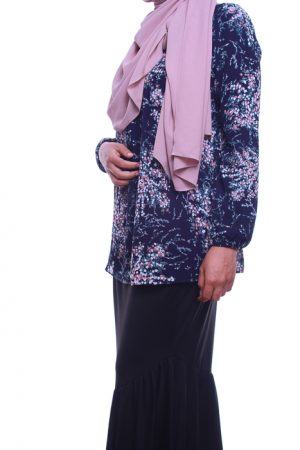 attiremadness | woman | blouse | floral | bunga