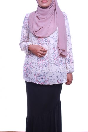 attiremadness | woman | blouse | floral | bunga