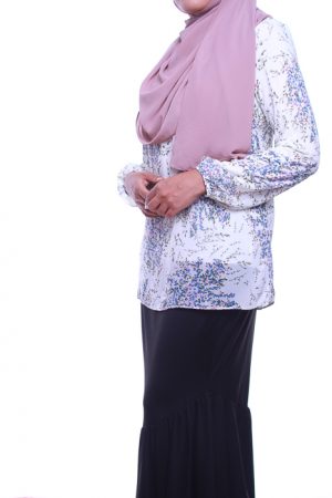 attiremadness | woman | blouse | floral | bunga