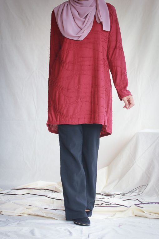 Suri in Maroon - Image 2