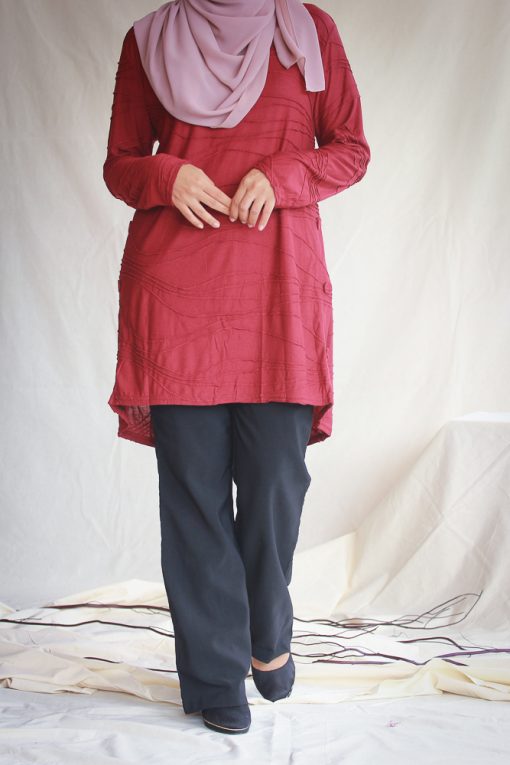 Suri in Maroon - Image 3