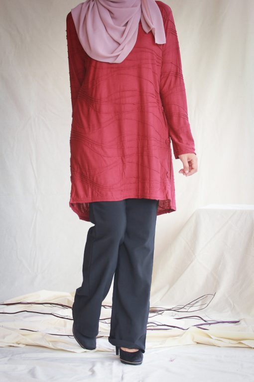 Suri in Maroon - Image 4