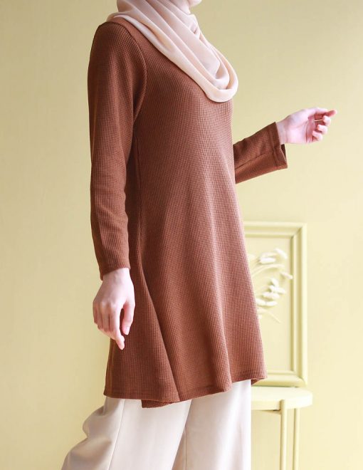 Hope in Brown - Image 3