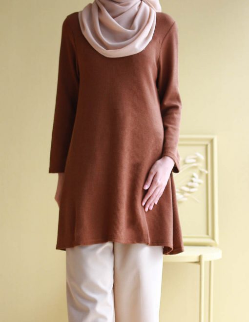 Hope in Brown - Image 4