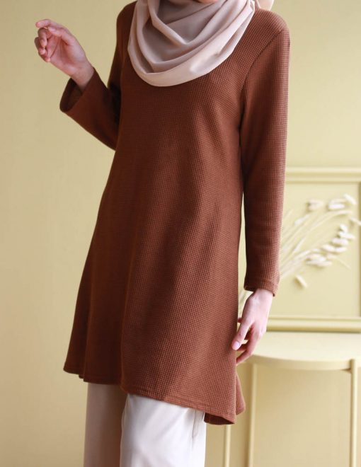 Hope in Brown - Image 2