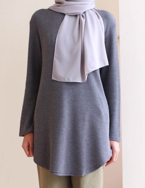 Afraa in Grey