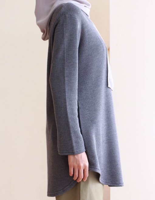 Afraa in Grey - Image 7