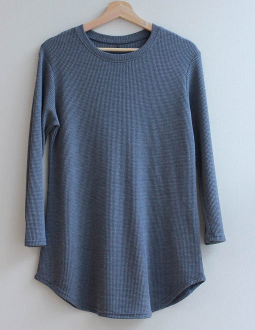 Afraa in Grey - Image 4