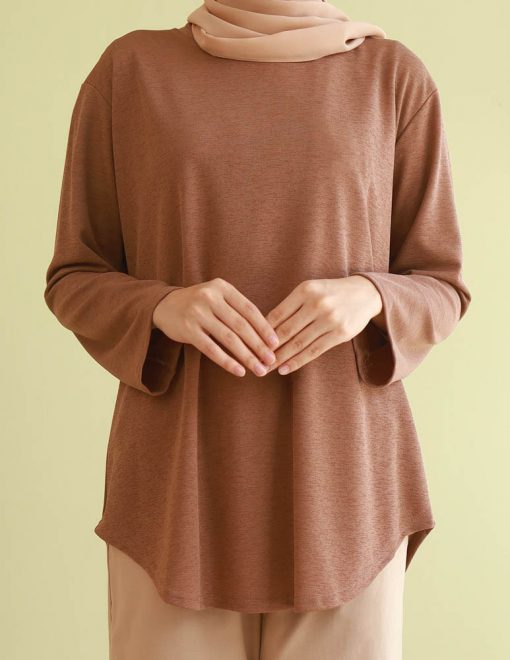 Suzy in Brown - Image 7