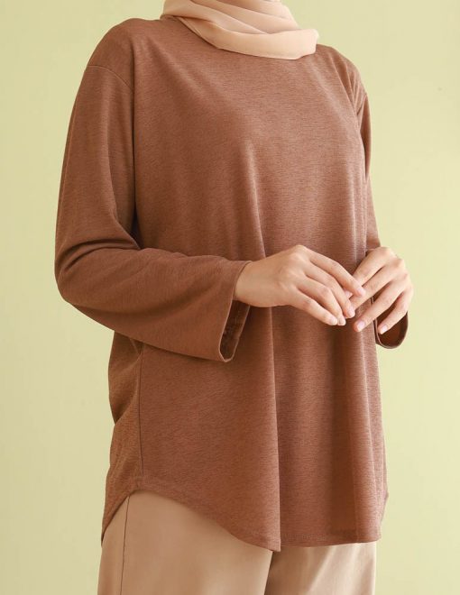 Suzy in Brown - Image 6