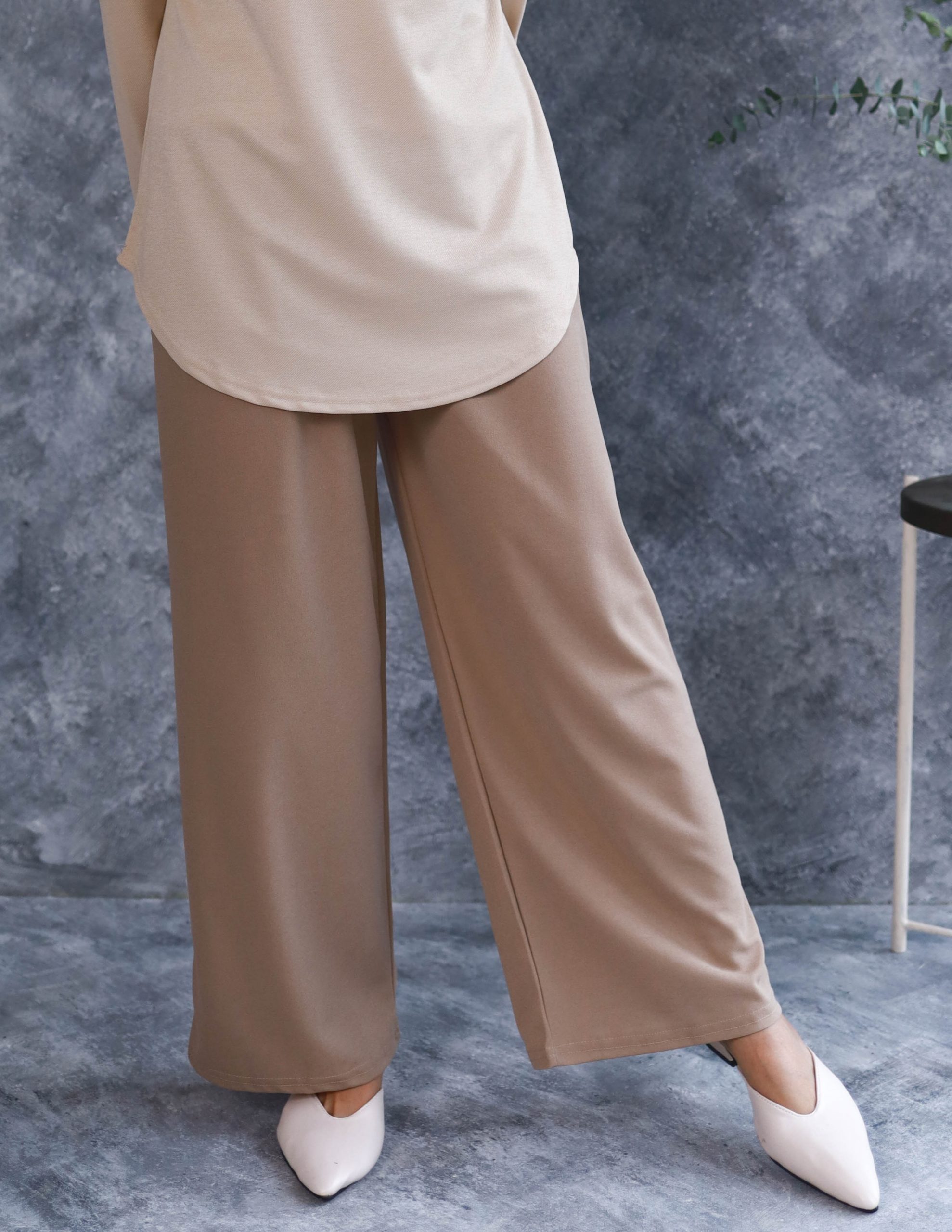 Loose Pants in Tortila Brown – Attire Madness