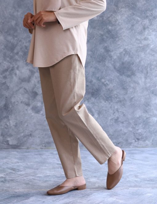 Demii Pants Straight Cut in Khaki - Image 3