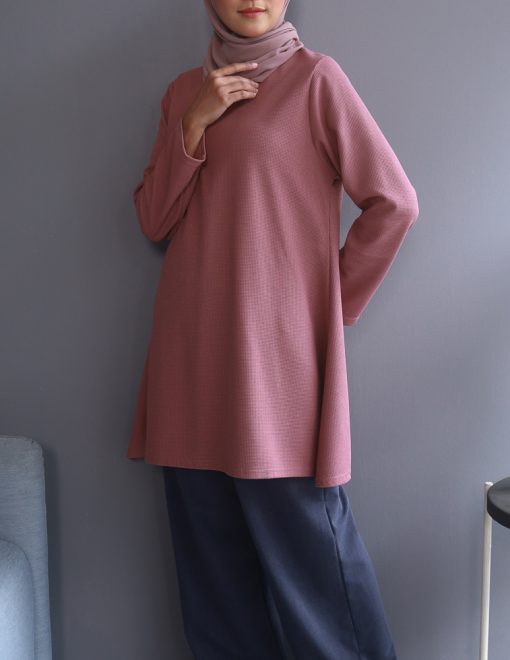 baju labuh dusty pink match dengan tudung dan seluar grey