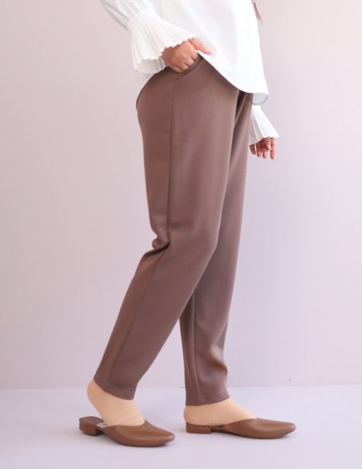 Ivy Pants in Hushed Auburn